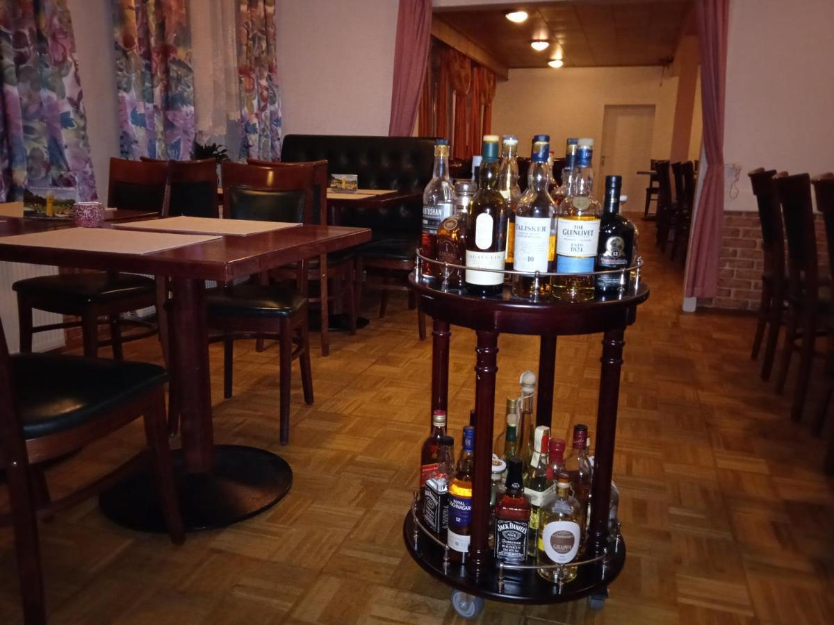 Hotel & Restaurant Zum Adlersberg Schleusingen ภายนอก รูปภาพ