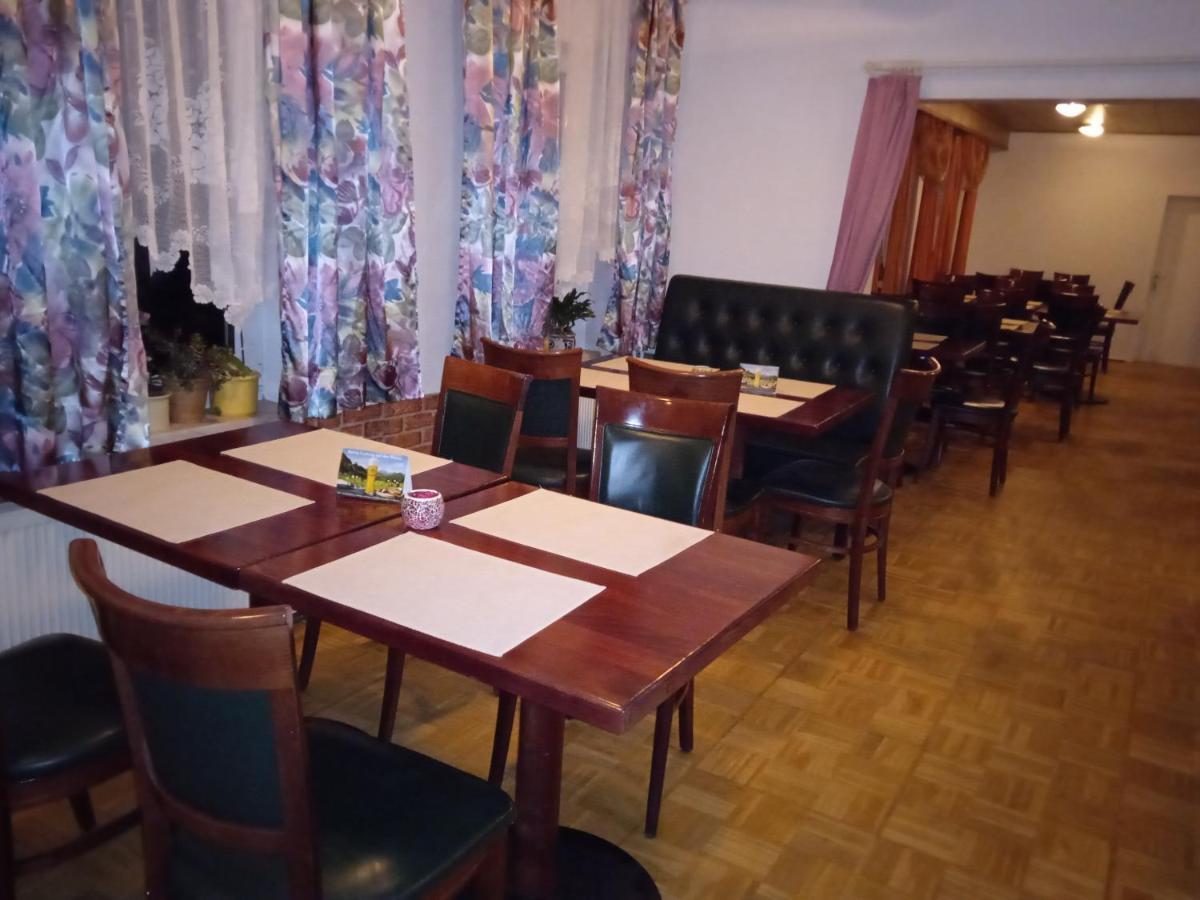 Hotel & Restaurant Zum Adlersberg Schleusingen ภายนอก รูปภาพ
