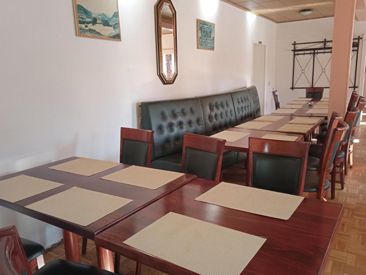 Hotel & Restaurant Zum Adlersberg Schleusingen ภายนอก รูปภาพ